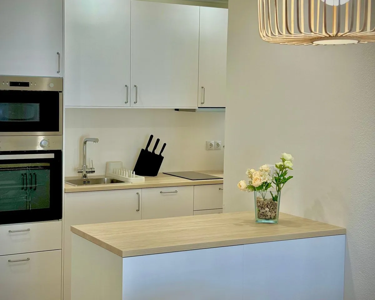 b98452a6-bc0c-492f-ae09-af08fccbd680