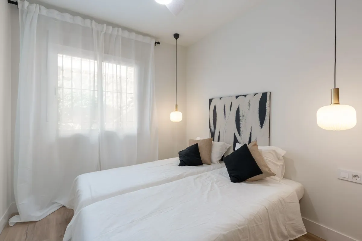 7e2d5e2e-0889-49c9-a864-5c180d606d5b