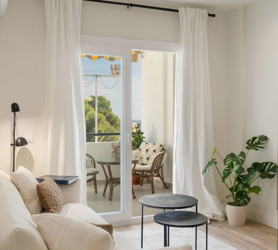 a0b011a8-eea1-4266-aa4b-40dbe495c8ba