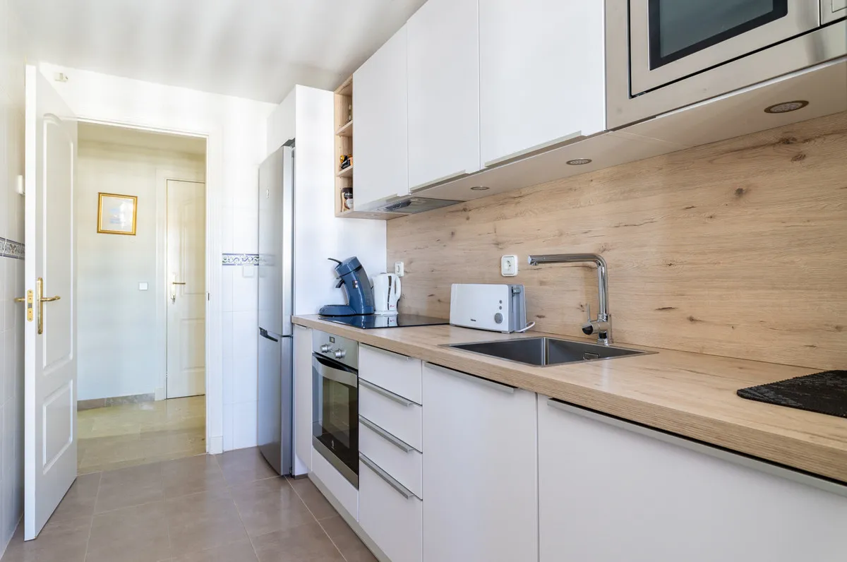 412b0664-16db-47be-abad-b4e14c83cb99