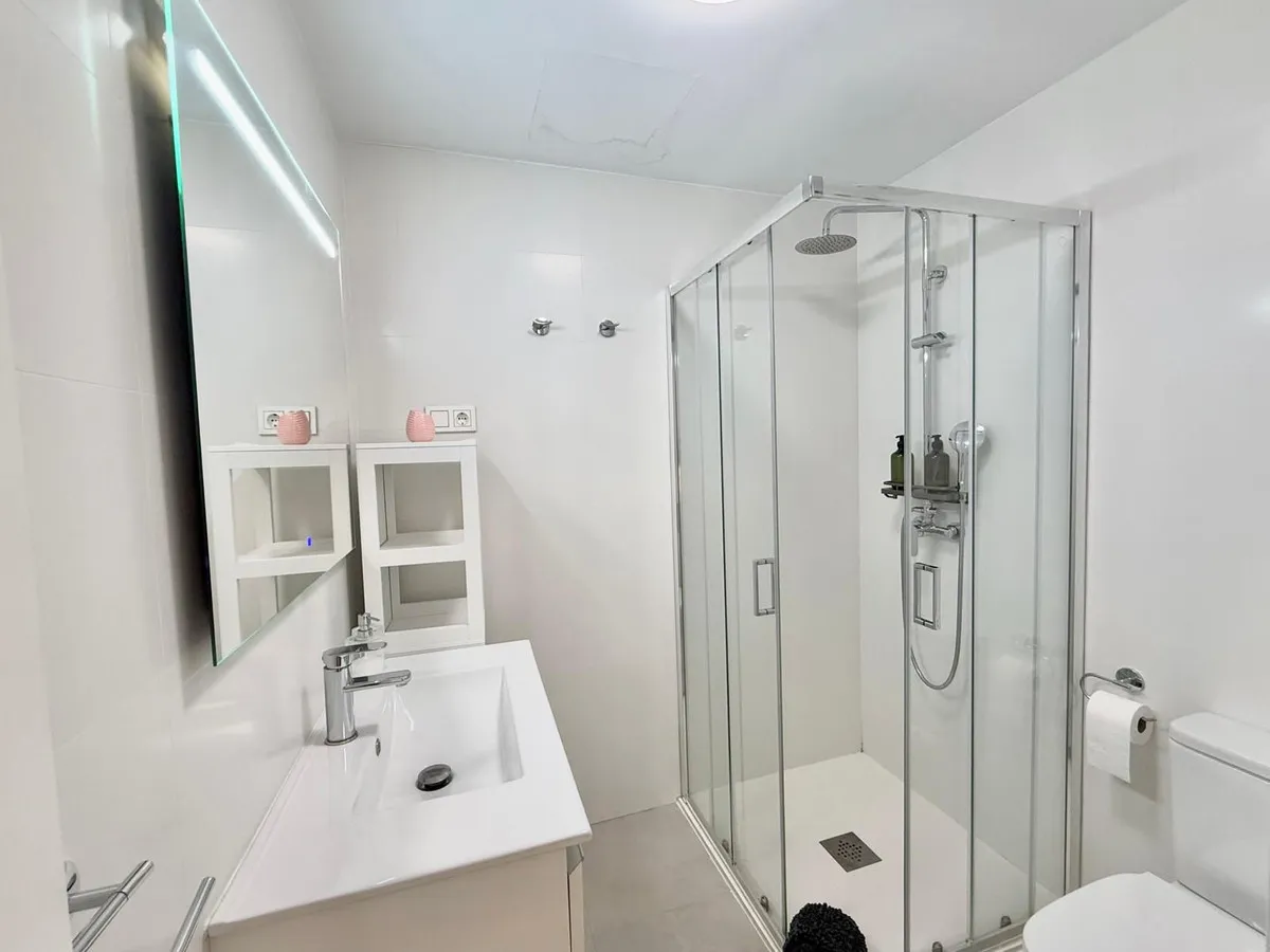 095ac8a3-095b-4a90-b625-5ff9b1f2085d