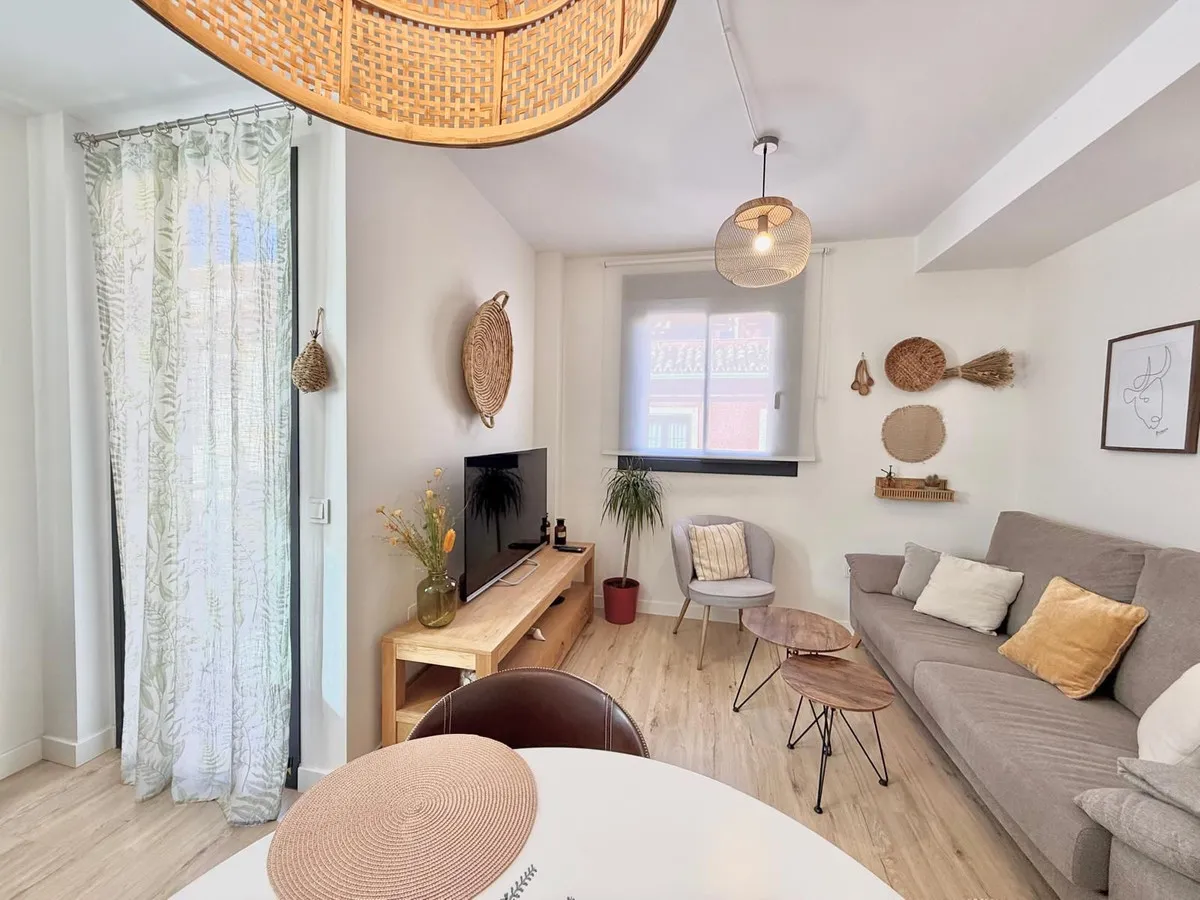 2676b582-b6e0-4e7d-905f-cf7b956cab65