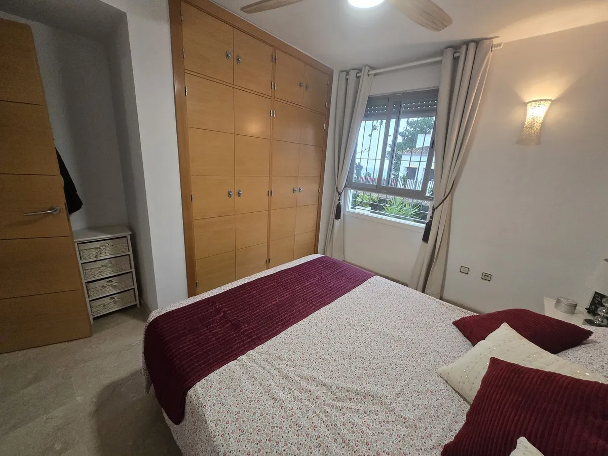 b8c1f7c8-4e18-4b80-8920-6ea0ef12672e