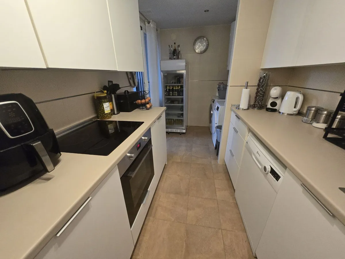 e98bf179-564e-40df-9bf2-bce5c716ec4a