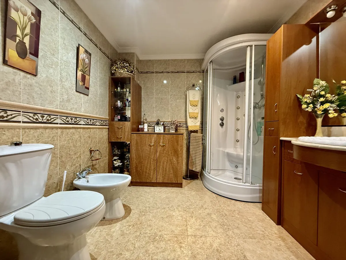 f5380c34-8237-4123-a9a0-a18bd67d5919