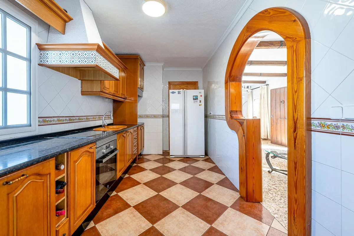 0ea9e372-ea40-4cd1-9efd-76b8b22b890c