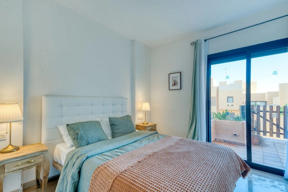 eaf04159-6d15-48e8-aa73-e20de343fda1