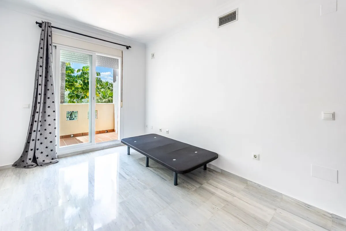 5fadb0a6-0eed-401d-852e-a0359f9691bc