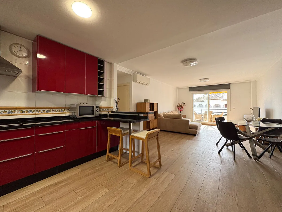 a5825828-d52e-431e-8618-53917d509bf1