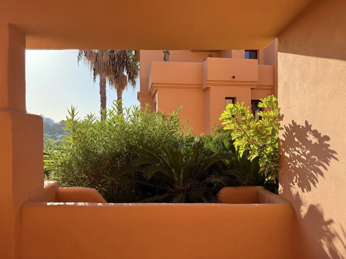 5da73d59-4cb3-444a-b082-75df93c16e65