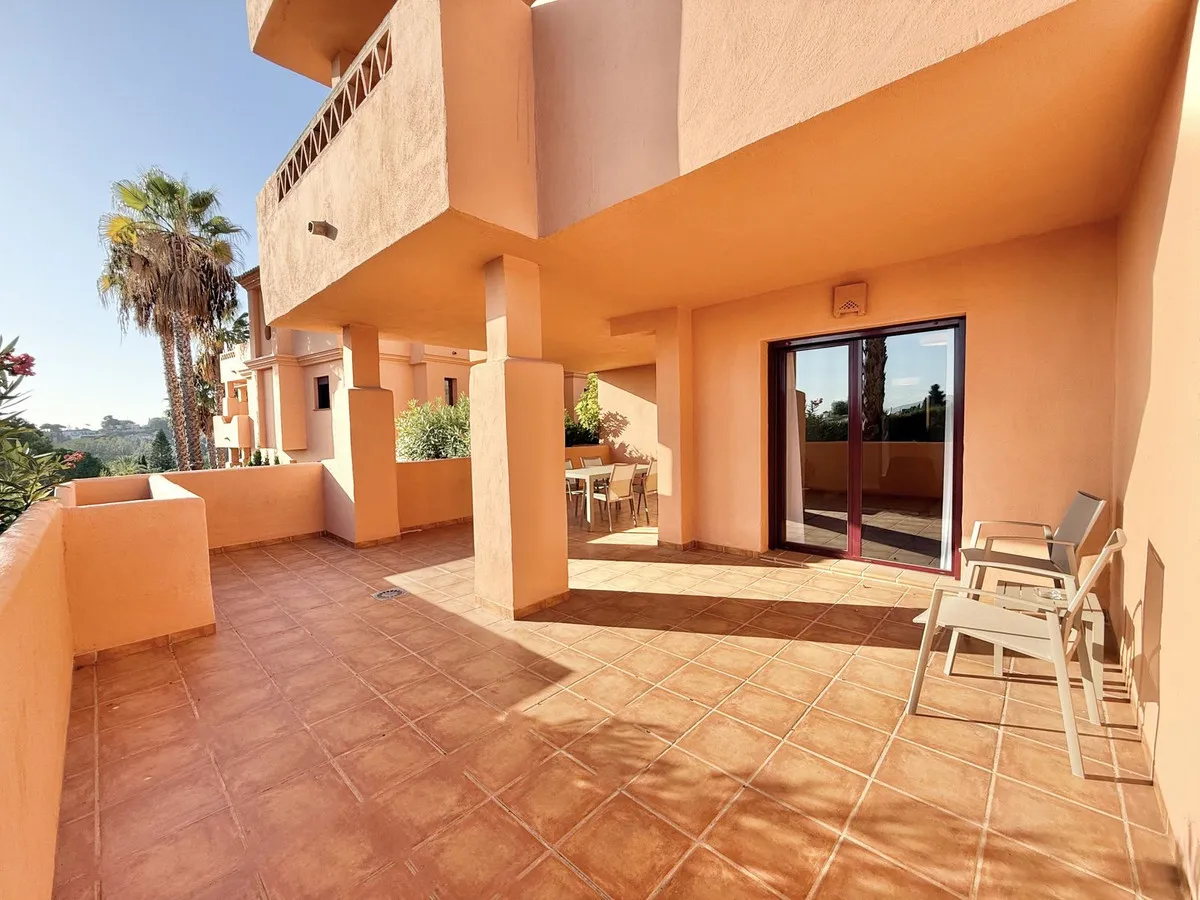 Panoramic Luxury Apartment at El Paraíso Golf