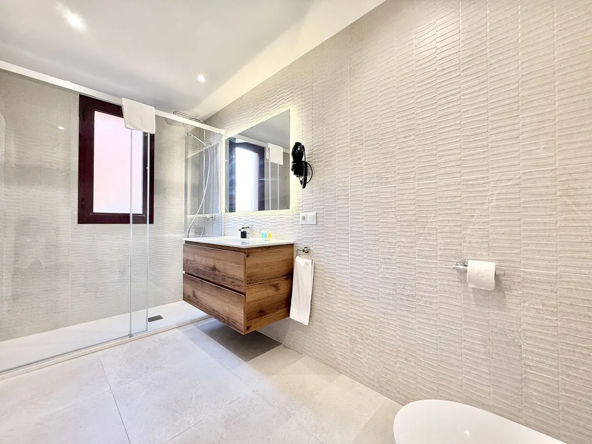 f04cdd96-045f-4de8-8bc5-a3d2604de489