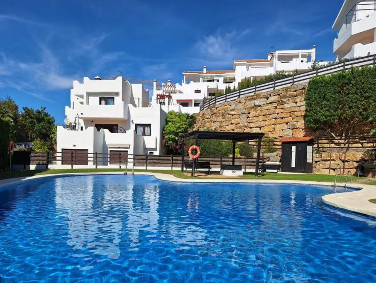 Luxurious Garden Apartment in Casares Costa Golf