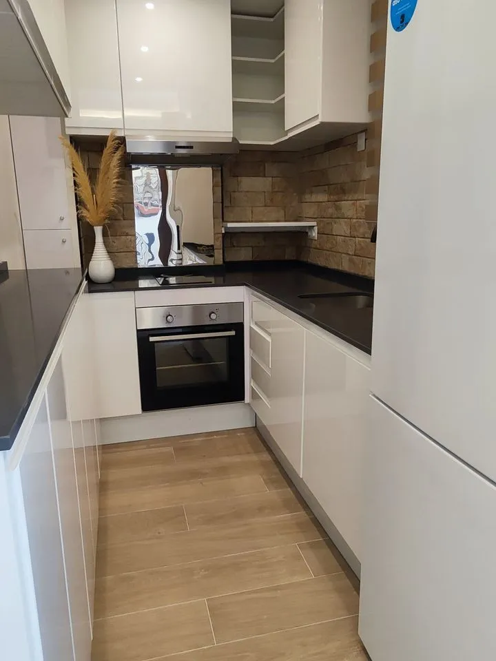 7953cc9f-b245-4332-b75f-3fa288c160d7