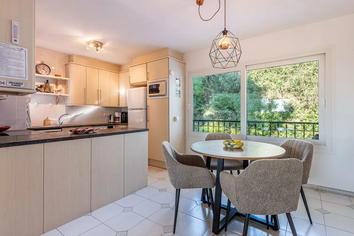 72bd8484-1608-4cc5-848e-c01fee29bcc9