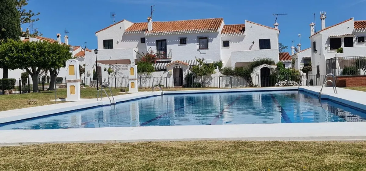 Charming Renovated Townhouse in Marbella Oasis