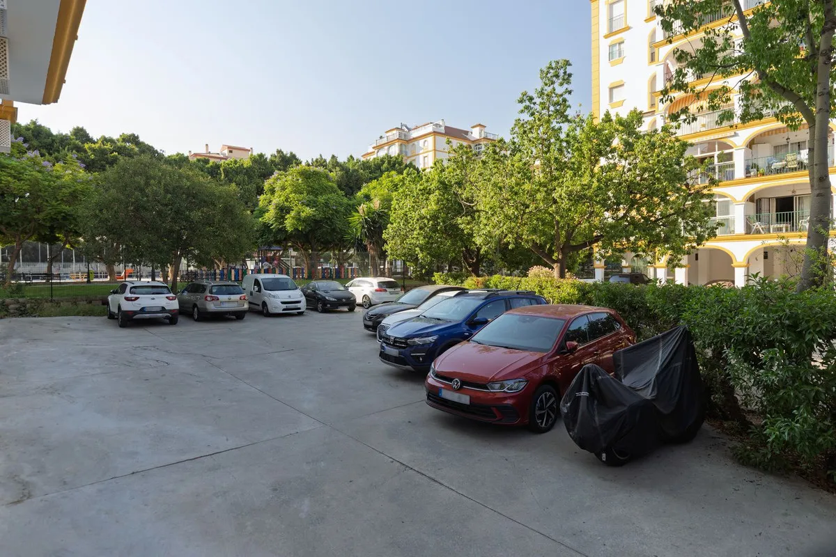 77b6eaea-03cd-45f2-be32-f3b830826265