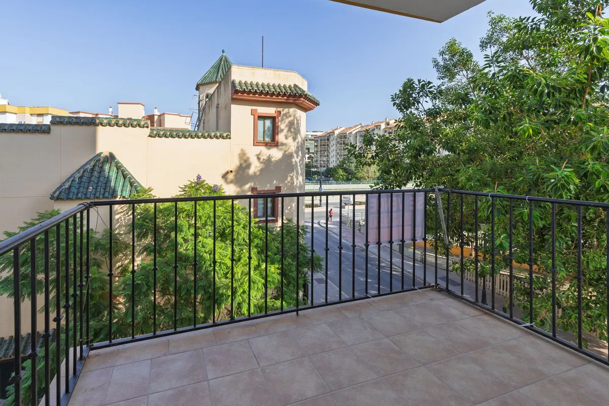 af976255-aea4-4b32-9f1a-e7b8c74cbf32