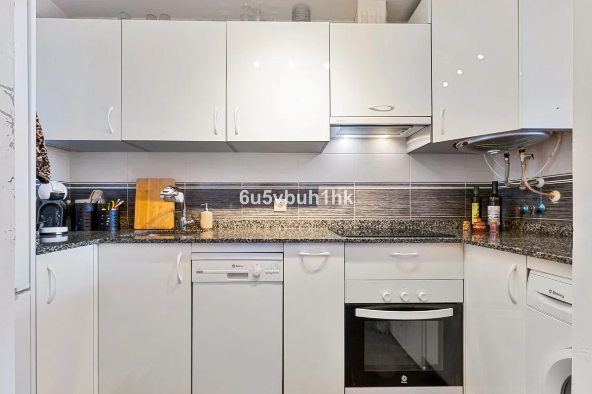 16c75993-7ec5-4cc3-a734-a691c3332974