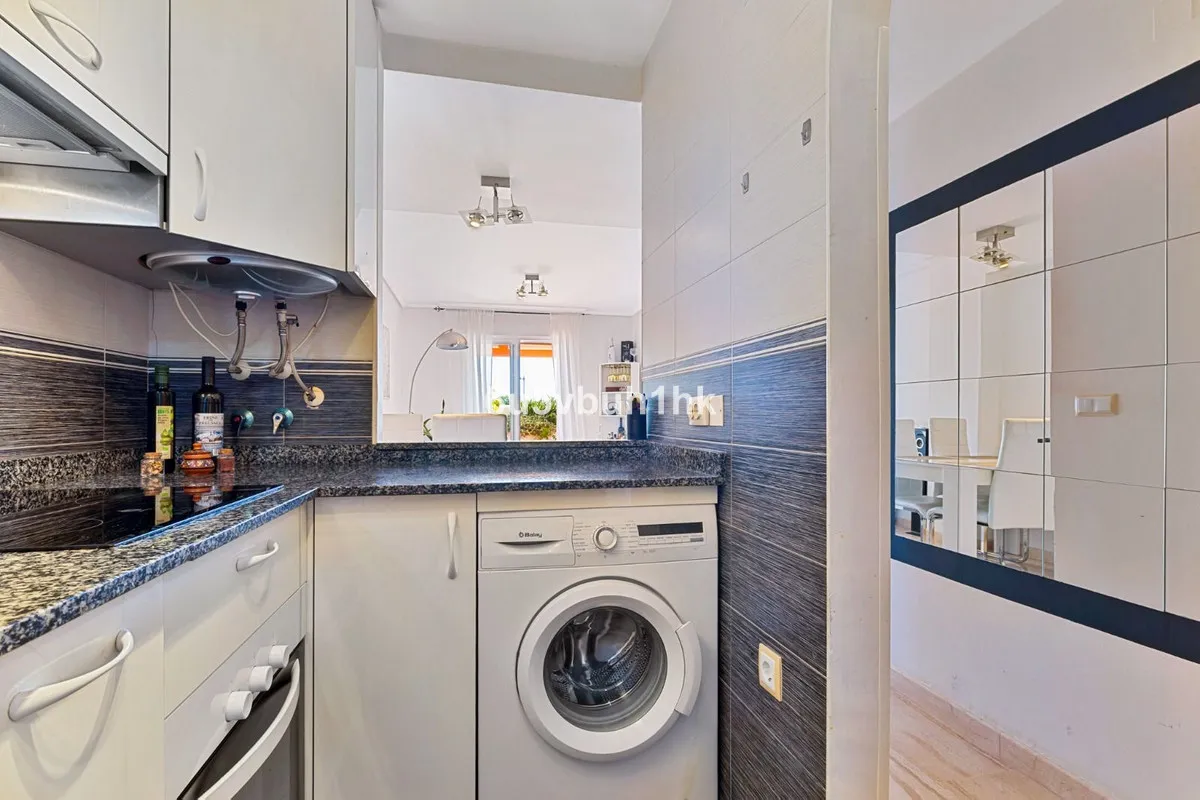 abc63c05-9d7b-4653-ae61-2ee30abf01f3