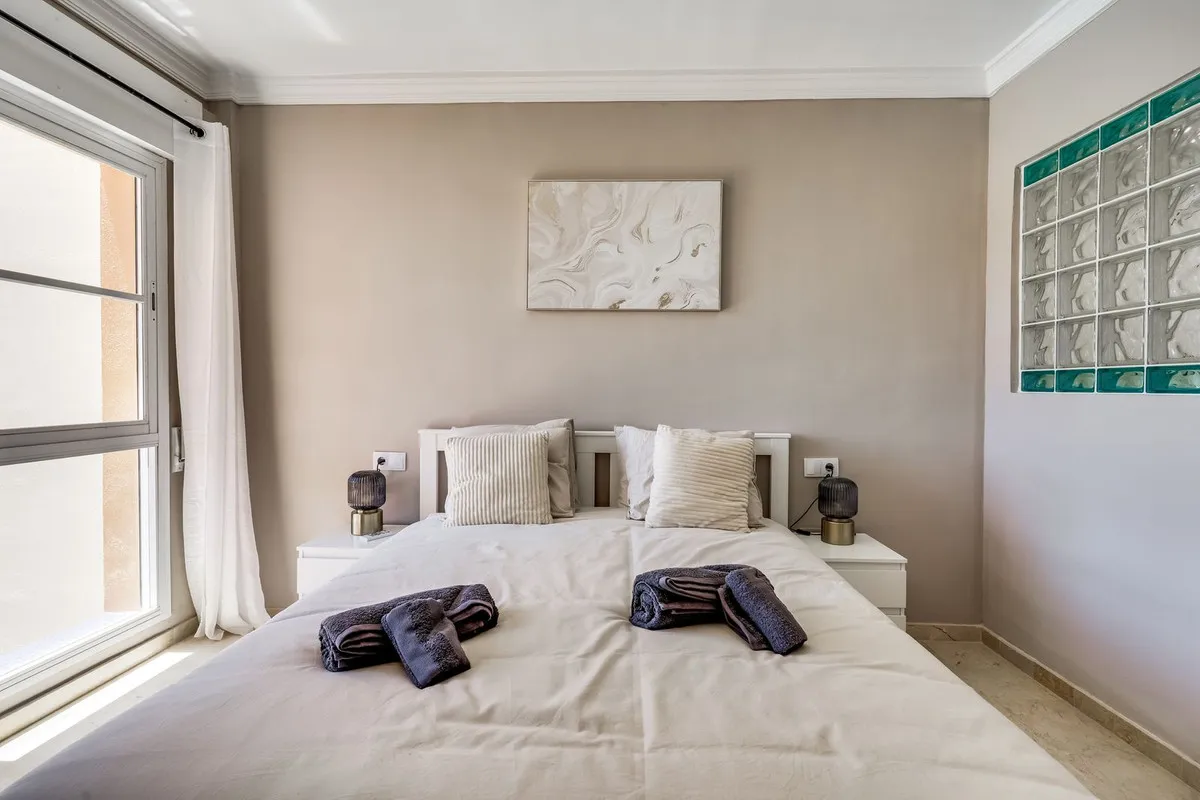 03f7a3bb-9e84-44b9-9000-931b0b72c80f