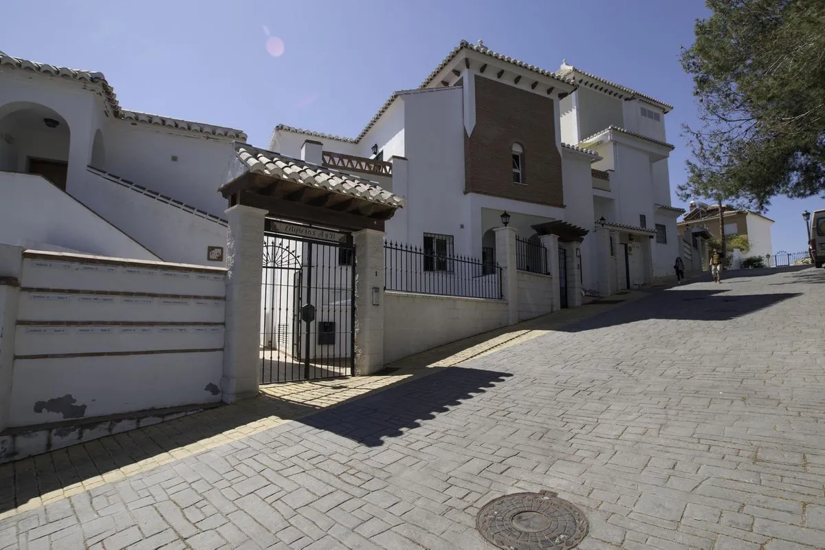 94fdb502-3c19-47d4-b9cd-c5e3a19ac40a