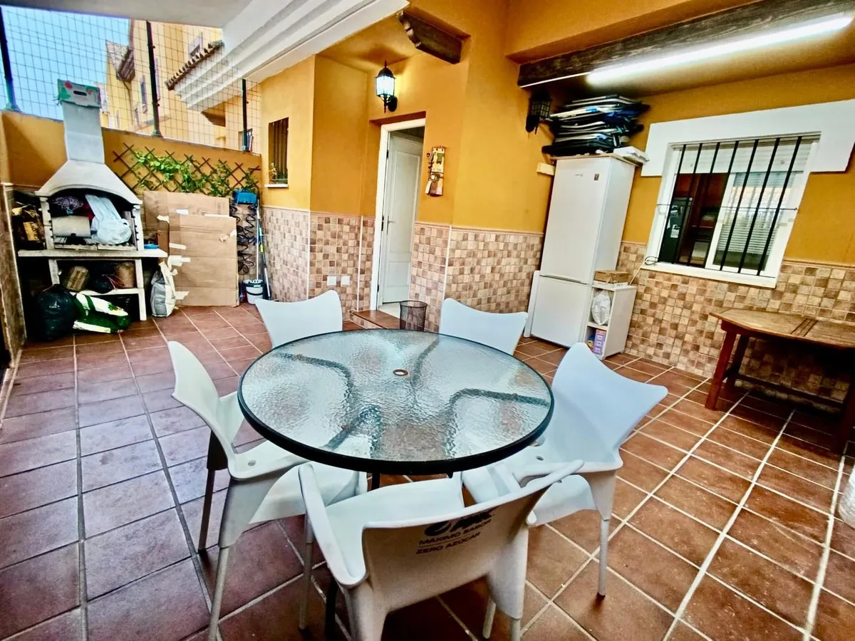 e929b337-3d2a-4137-8d81-ac0c5d87fc24