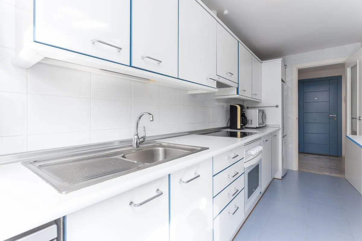 74ccae42-8539-460e-9450-f2fd0b51ea37