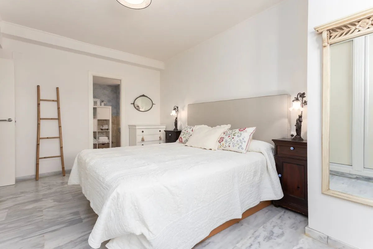 a0bb0a4e-e751-4b26-bde6-8358c4b38515