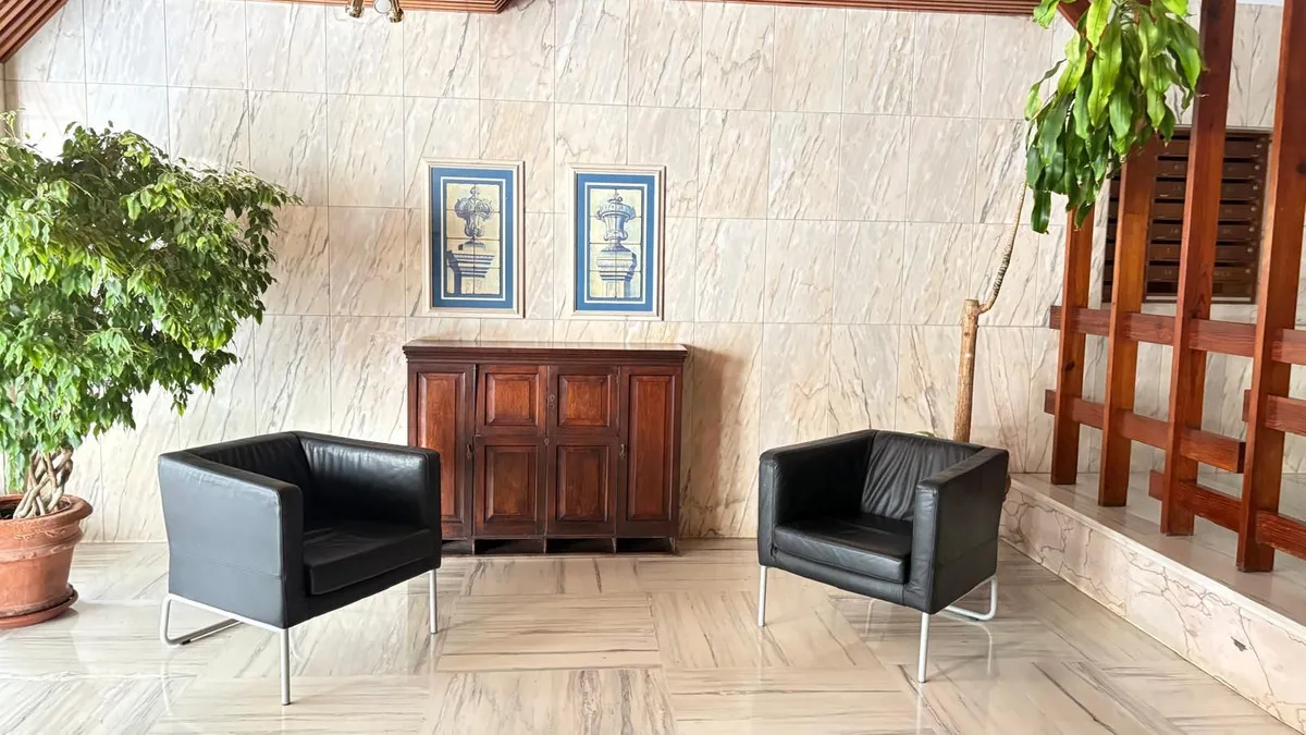 b04163dd-f870-45c7-a0b9-f88f0ff6c36b