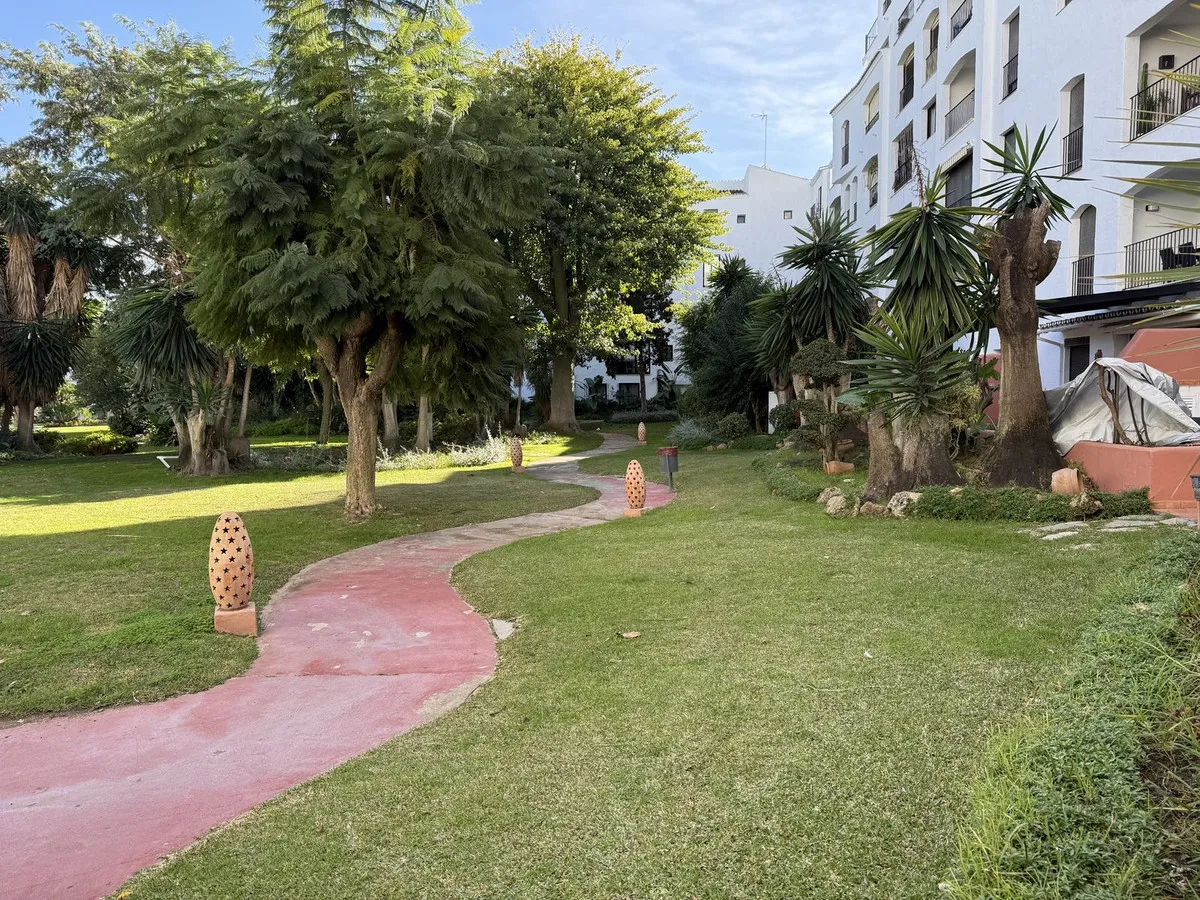 2dfb328b-9a6a-452e-9ad7-10d08add5a94