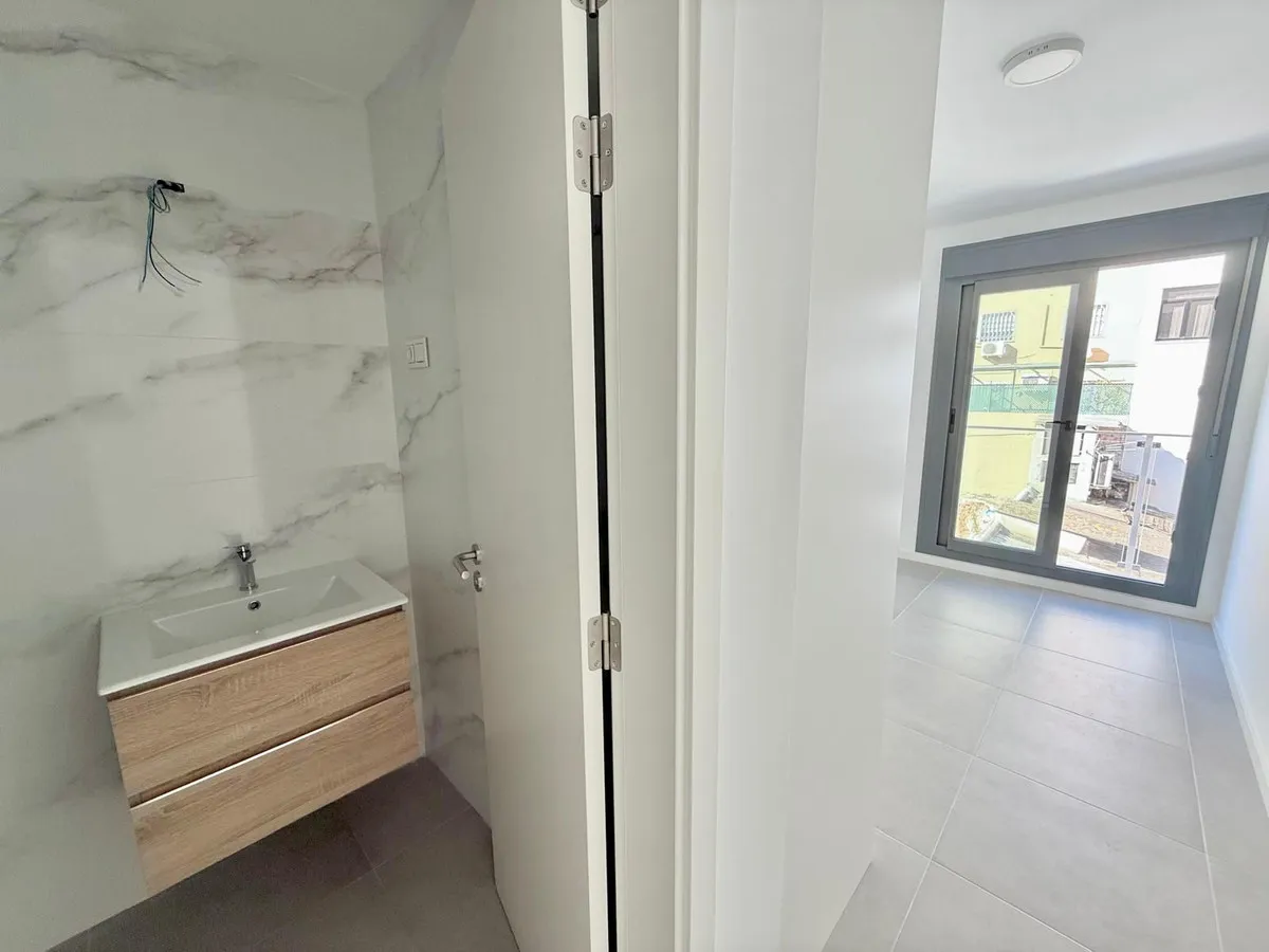 a73f4d4b-6cc9-4eea-a7a2-d853c1f450a1