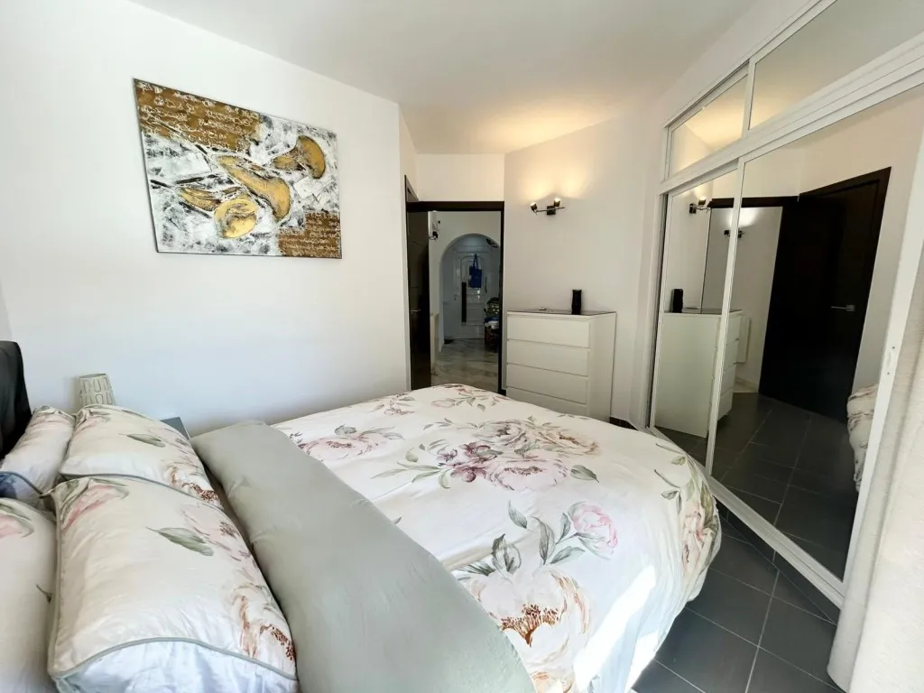 93731608-22de-40ca-afe0-2bd99e86b27d