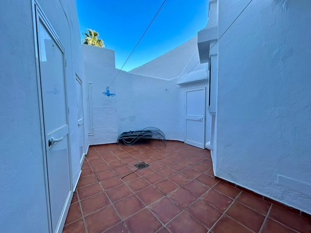 b24bc600-9a08-45db-973d-621a10354b05