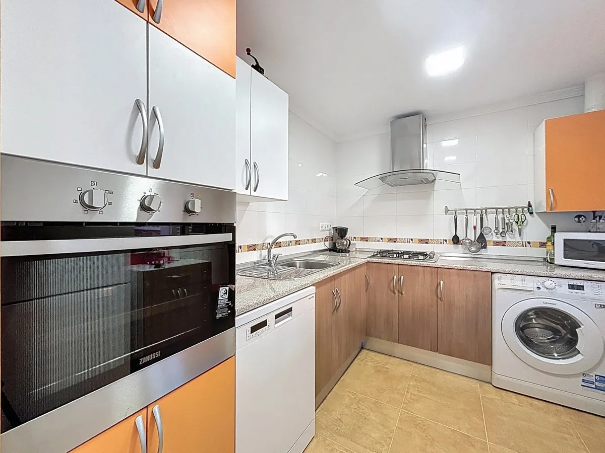 c50cce98-82e0-4973-a791-b60c6c4eeb42