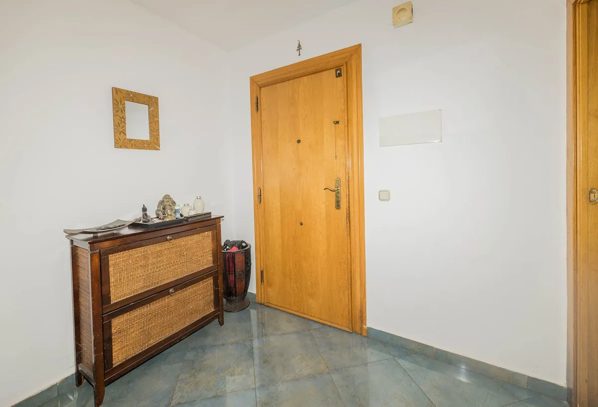 e1fe7384-c8ad-479f-98e4-39f995df9b6f