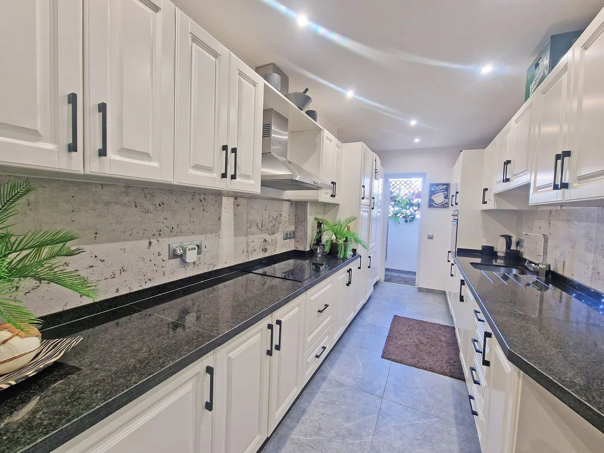 1a6c2054-8548-4602-bb84-9823562d8edc