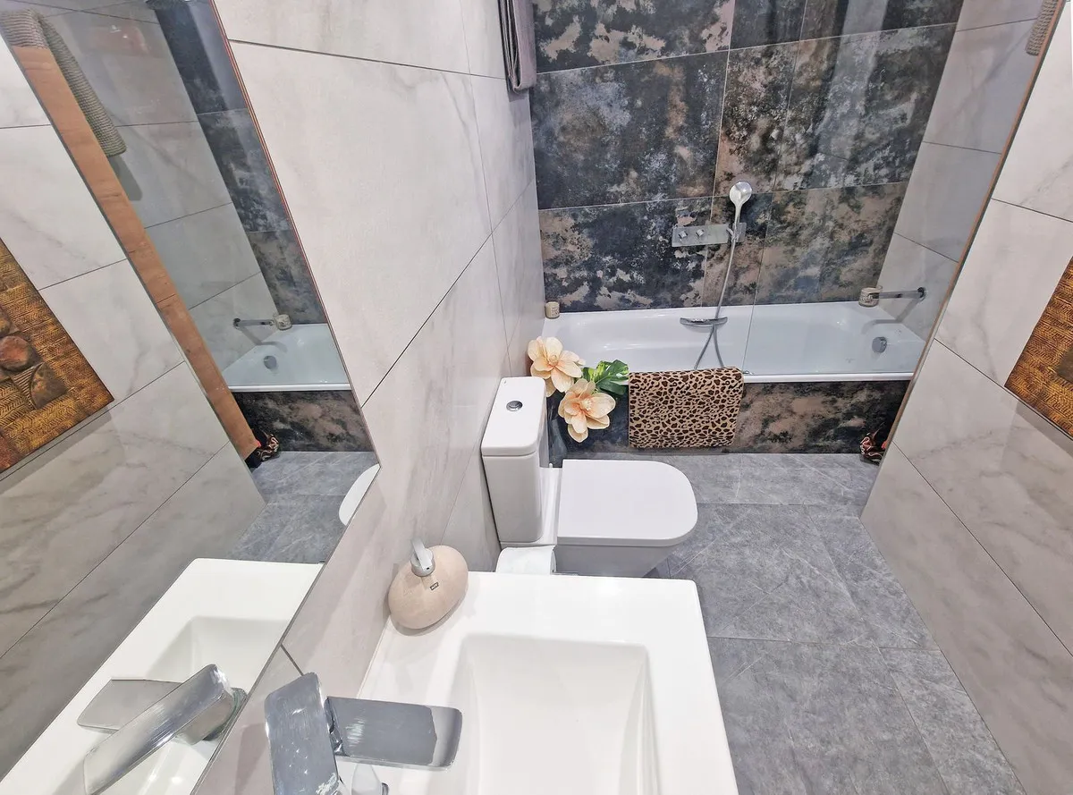 2b56d210-7f89-4a8b-8eb6-29f7d7d2b29b