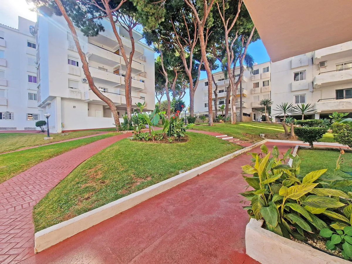 2f6d90f9-2d24-4064-9e24-e1266519c4cb