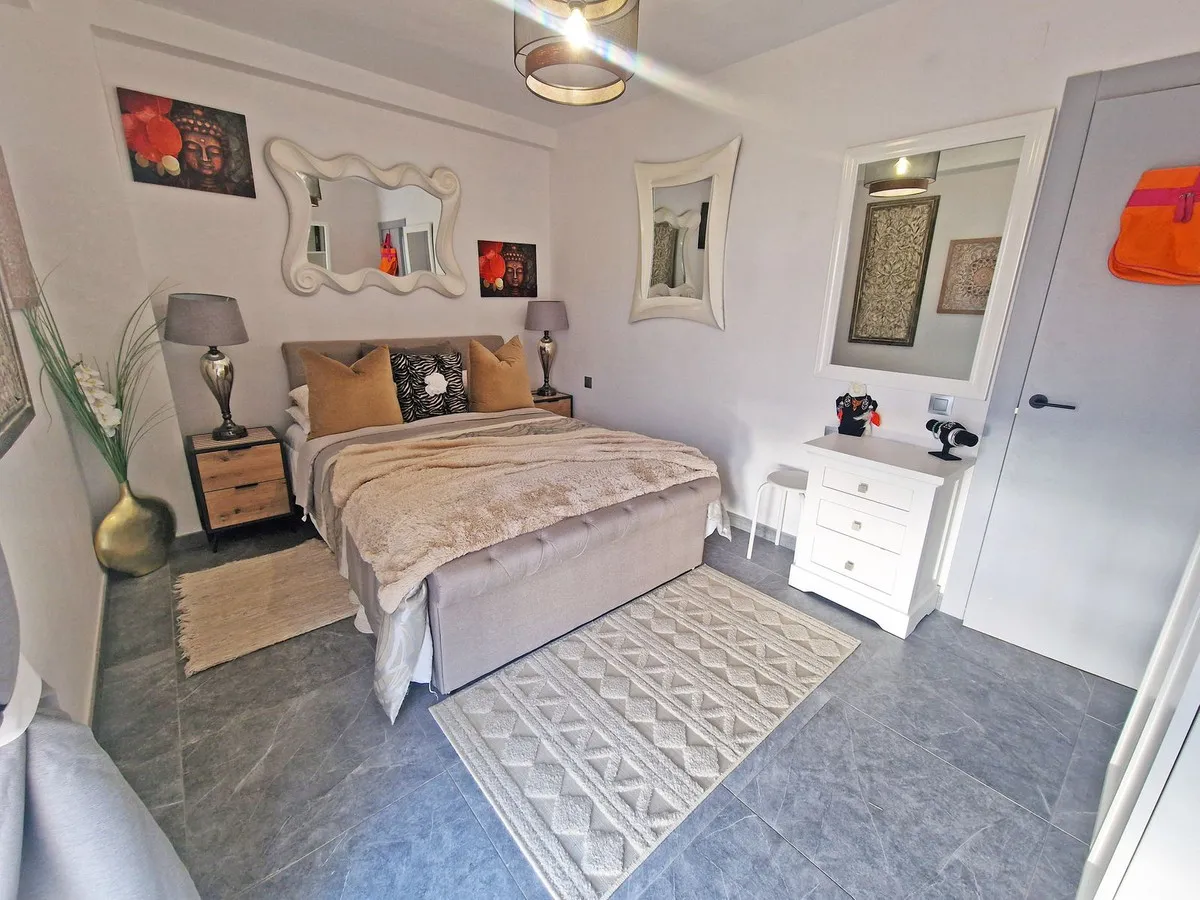 a4566b2a-a2c7-4bcb-9163-bbc8b990600b