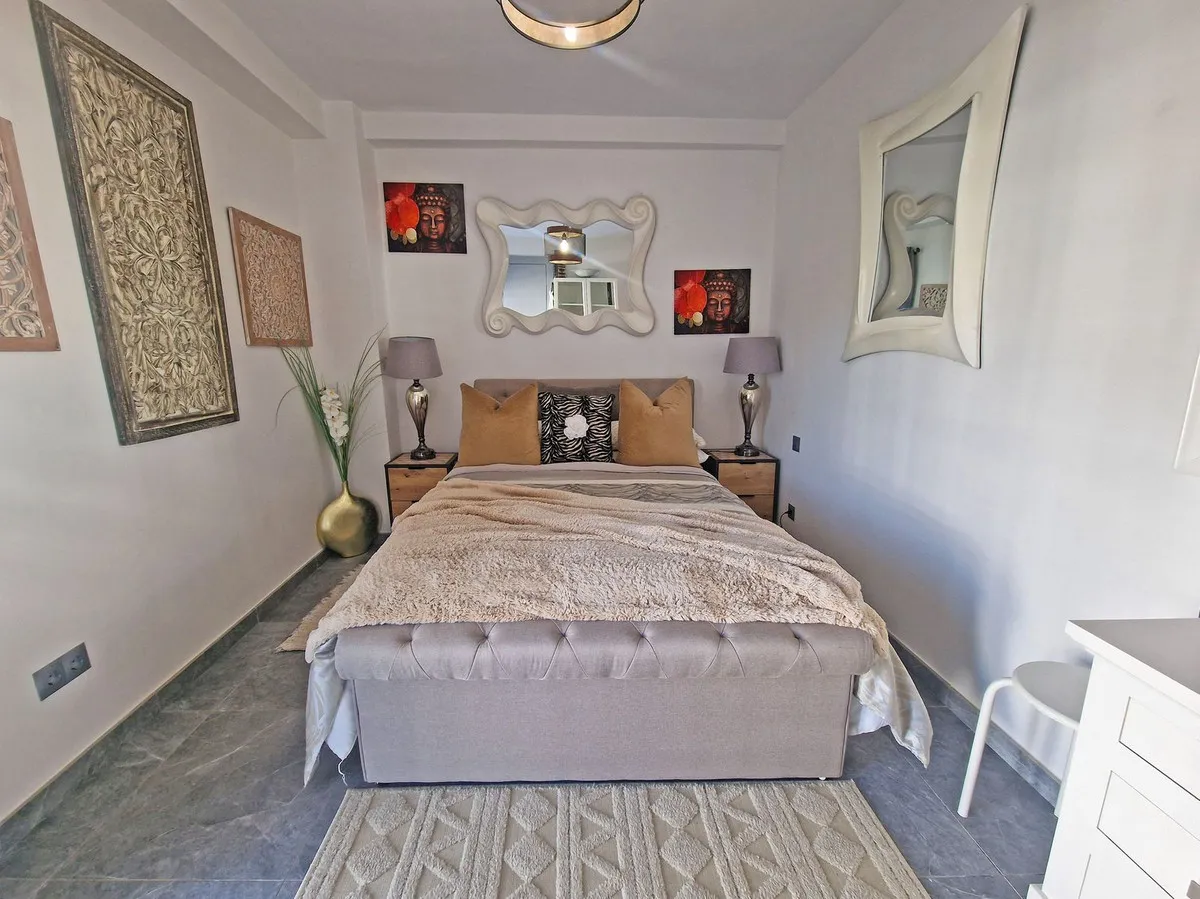 a8023f27-b1af-45f4-be7a-834d61128844