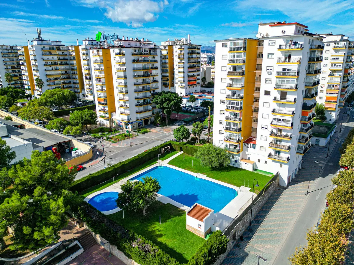 0f4aa433-6158-4ef5-9cca-87eb7b9d4386