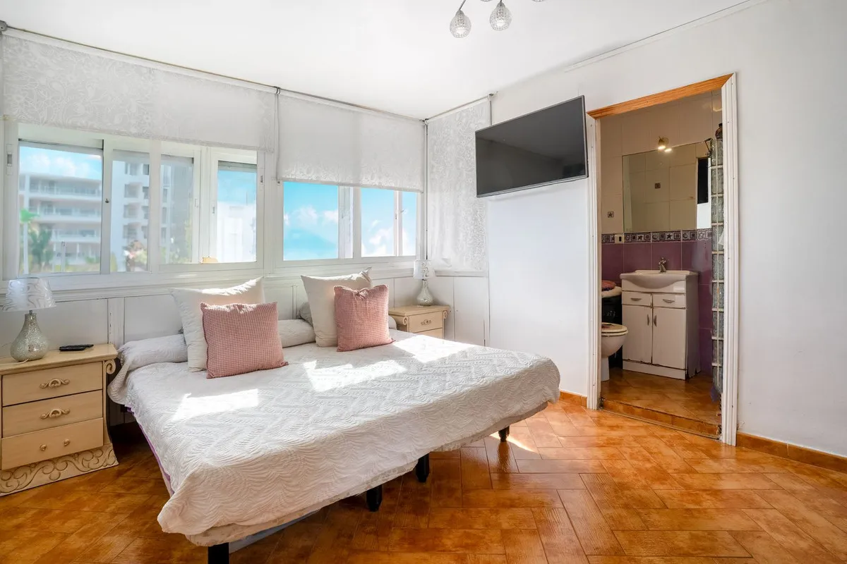 66f1f4ba-afd7-46dd-a88d-dbcb07cb8d94