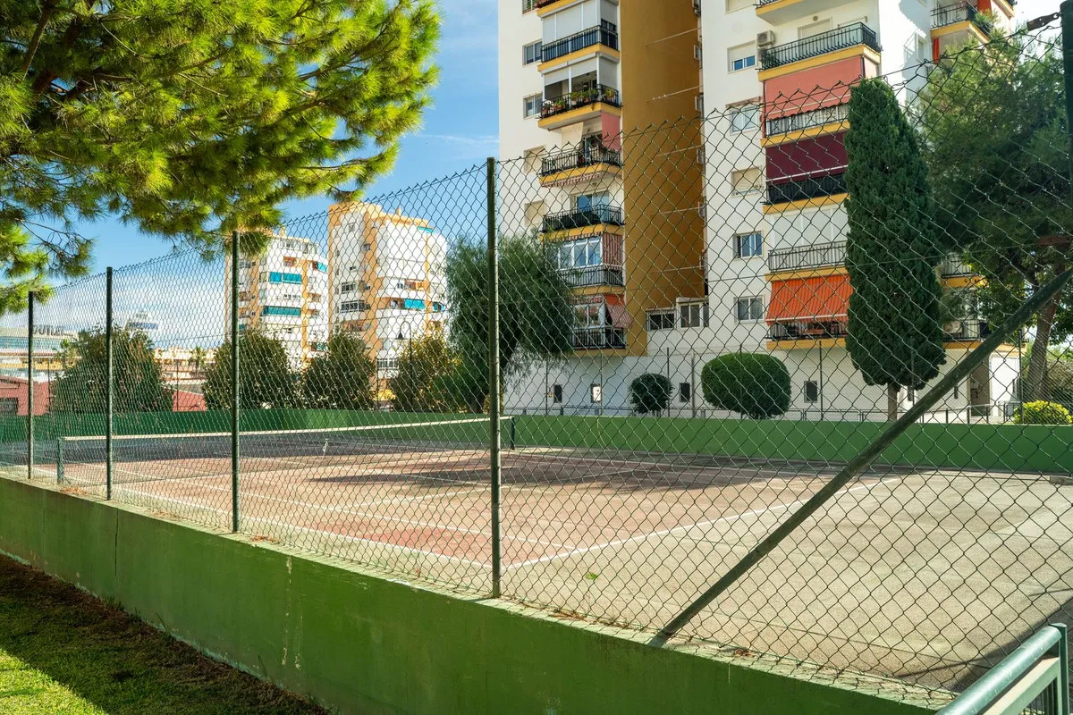 f9519ad7-3dc6-42a3-a554-8477b7196044