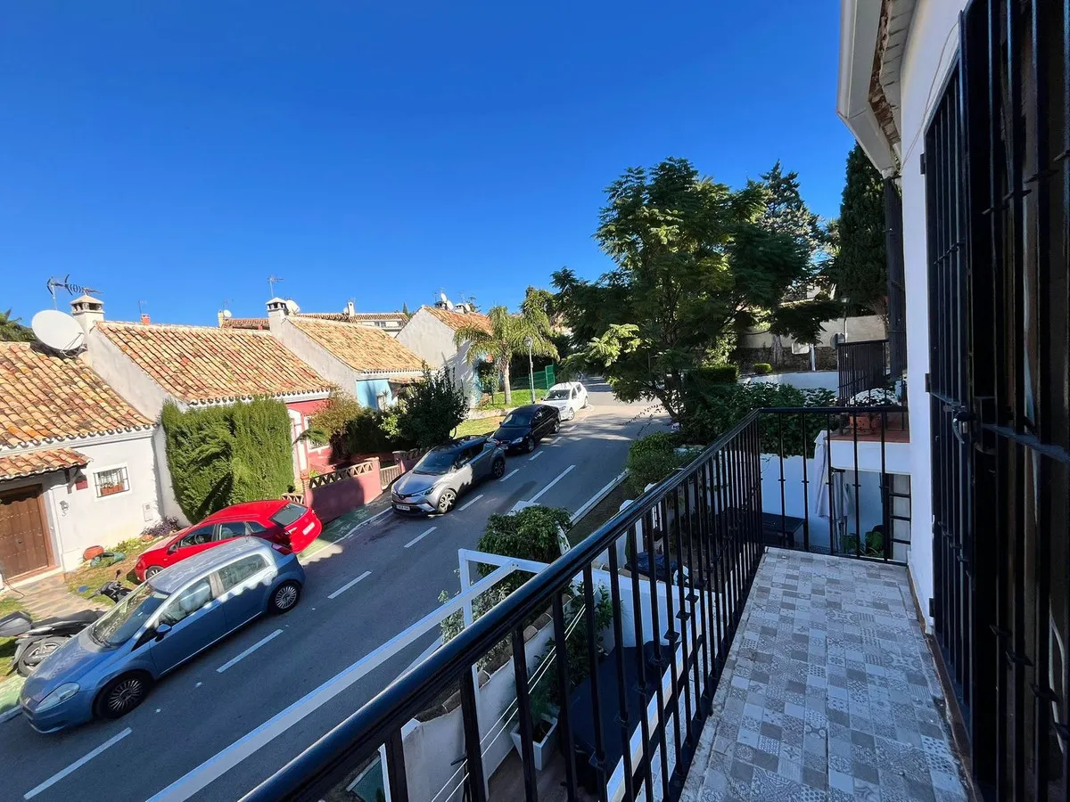 4b0d0a98-7b8d-4de3-8e61-38a063a79eee