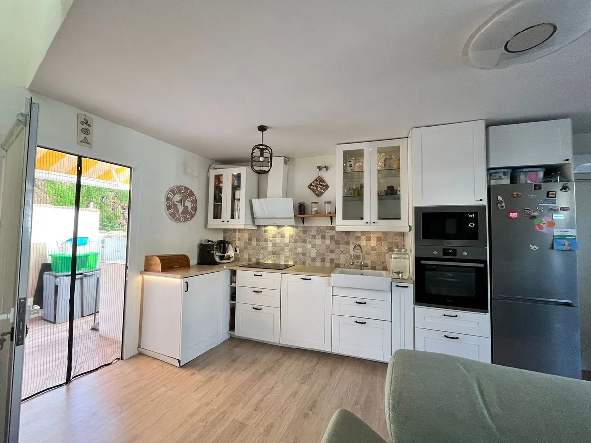 52c7d23c-9e5b-4128-b0ad-065270fde36b