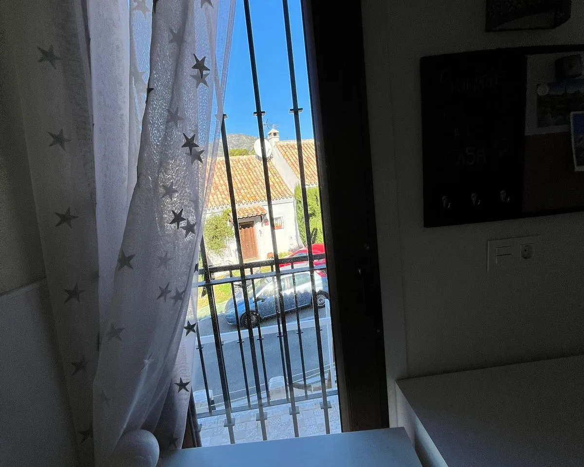 9b4b3577-2e59-4f8f-9f20-f25bb4360e67