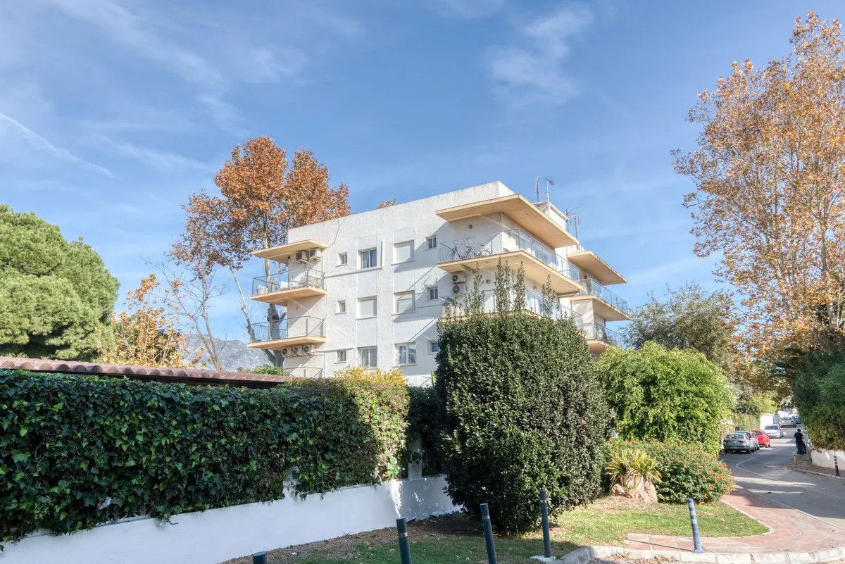 9f9298ef-57ec-4c40-8ed5-d1d57b8ec93e