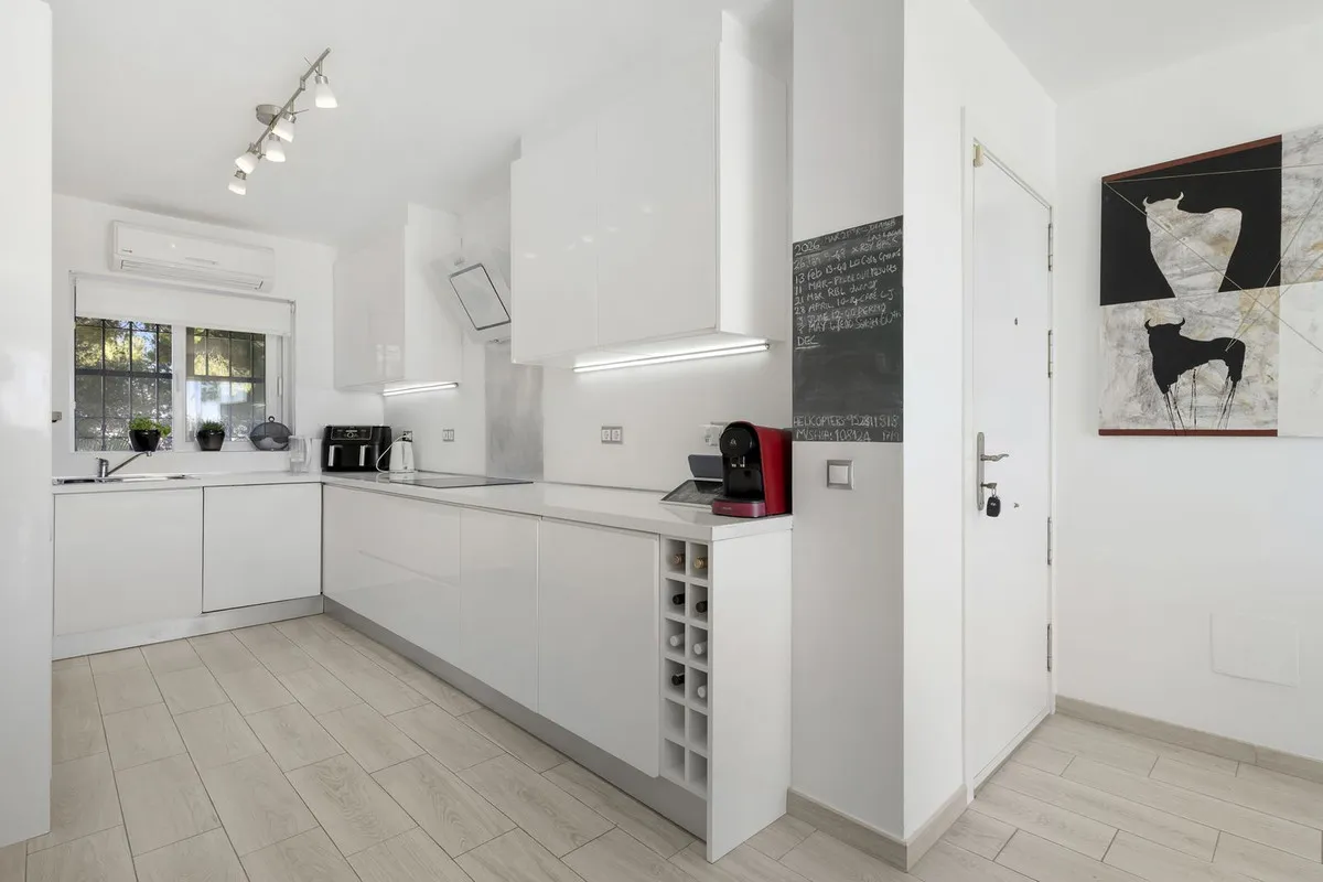 1a21a093-6257-4005-9a97-6d573ff76608