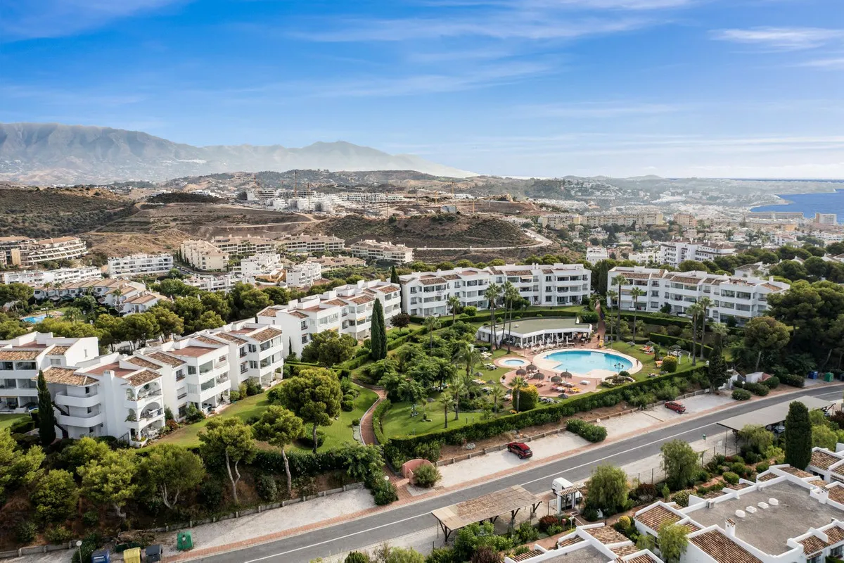 3305e2aa-a223-48ae-afae-f07df31da15a